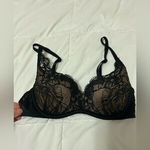 Victoria’s Secret lace black bra 32b